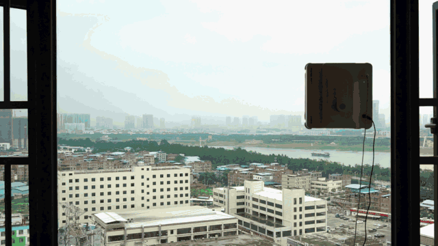 邻居抢着来借的擦窗神器bobot全自动擦窗机器人实战演示