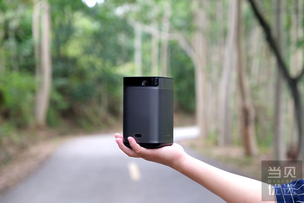 极米play超悦版投影仪 无线束缚 户外看片听歌首选 好文 当贝优选